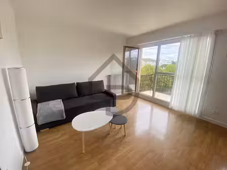 studio 29m² - rueil malmaison - location meublé