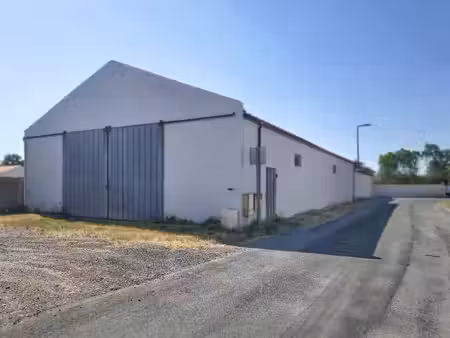 hangar à louer