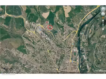local commercial et artisanal millau 390m²