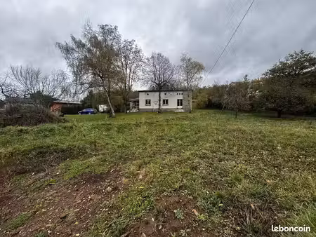 terrain à bâtir de 895 m² à agen-d'aveyron