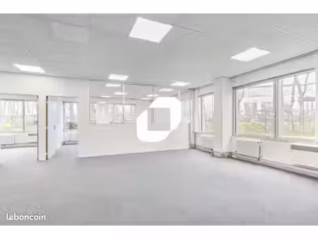 bureau 407 m²