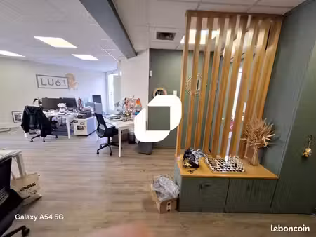 bureaux 111 m²