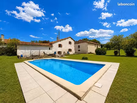 maison 6 pièces 104 m²
