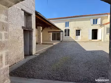 maison charentaise