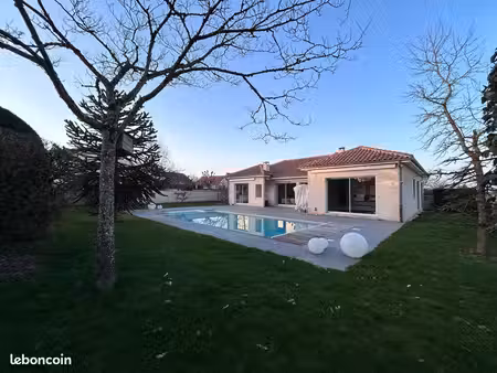 bellefond – maison plain-pied 152 m² – piscine – sous-sol 152 m² – dpe b/a