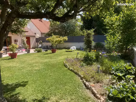 maison familiale de plein pied de 107 m² avec jardin