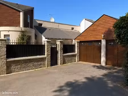 exclusivité hauts plateaux : maison atypique 159m² + dépendance et véranda