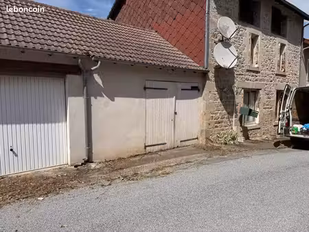 maison de caractère 150 m2 avec grange et deux garages + terrain