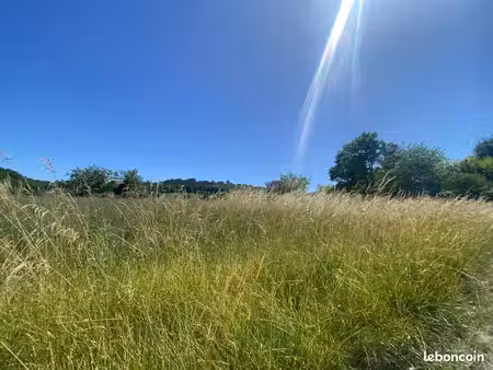 terrain à bâtir de 1500 m² à leguillac-de-l'auche (24)