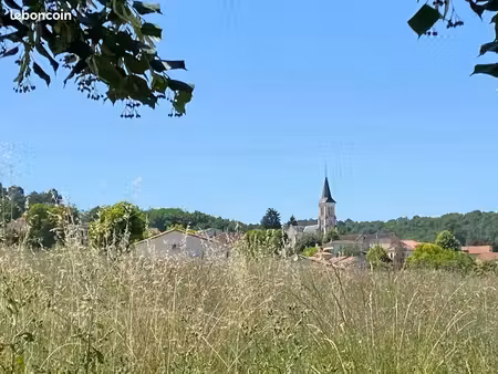 terrain à bâtir de 1550 m² à leguillac-de-l'auche (24)