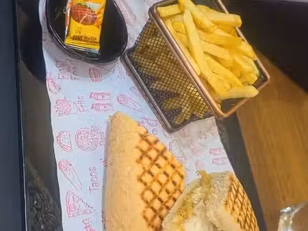 restaurant plein centre
