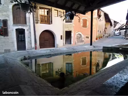maison vigneronne au cœur du village de mouthier hautepierre