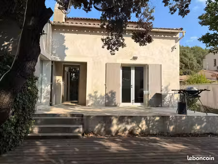 villa rénovée climatisée 5 chambres 180m² avec piscine sur 1250m²