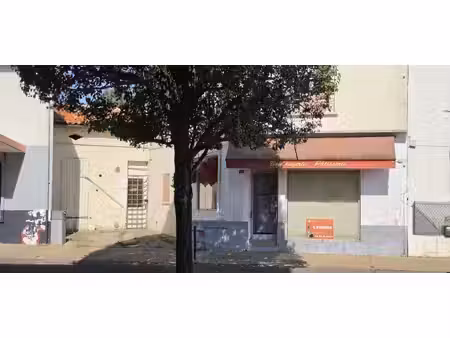 immeuble mixte 203 m² avec cour 92 m² et parking