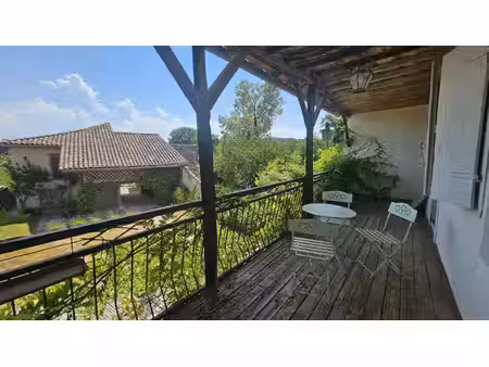 maison de caractere avec jardin piscine et dependances