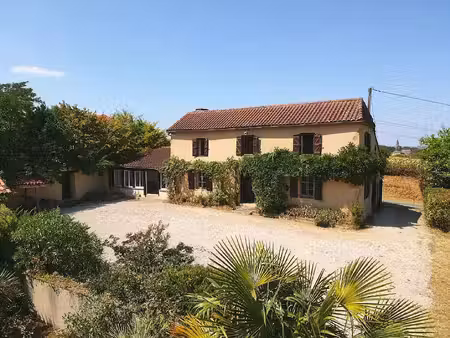 à vendre en exclusivité près de marciac  gers : superbe maison gasconne de 4 chambres ...