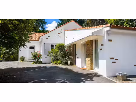 vertou – propriété de caractère rénovée  3 chambres  espace professionnel indépendant et j