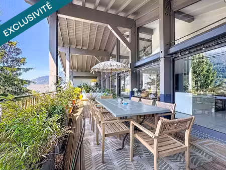 appartement dernière étage au centre ville sans vis à vis avec terrasse