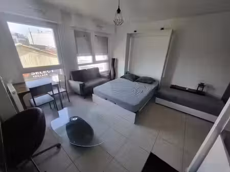 location meublée appartement 1 pièce 28 m² à asnieres-sur-seine (92600)  1 000 €
