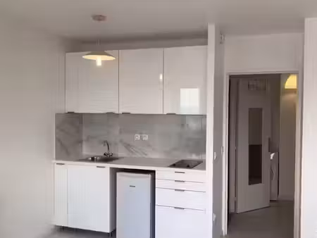 location meublée appartement 1 pièce 35 m² à évry-courcouronnes (91000)  750 €