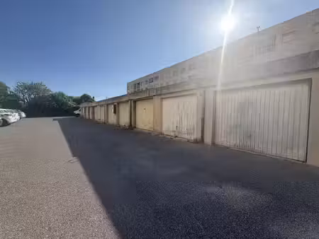 location garage 12 m² à aubagne (13400)
