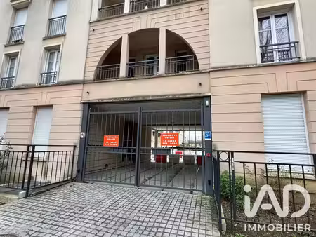 parking à serris (77700)