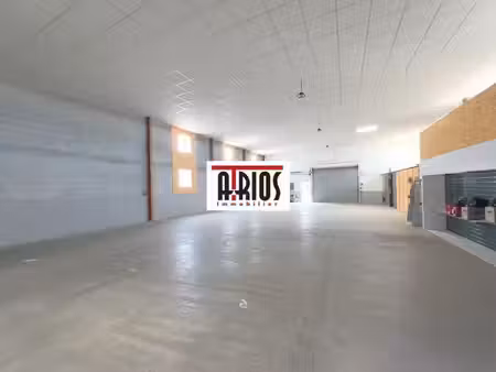 location entrepôt hyeres 83400 450m²