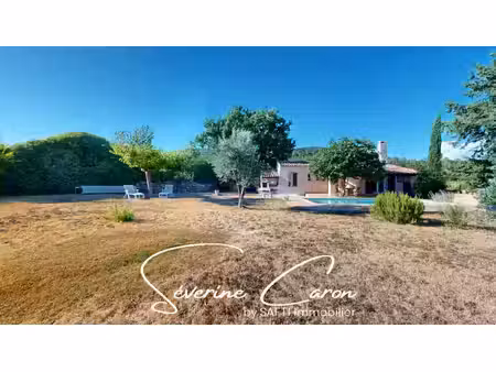 maison avec piscine sur 1 780 m² de terrain à besse-sur-issole !