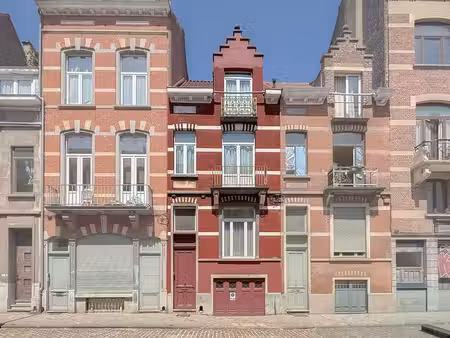 saint-gilles : magnifique maison 4 chambres  cour  parking