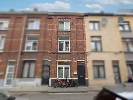 leuke woning met koer nabij muide