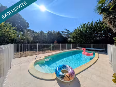 maison avec piscine  au calme de son impasse