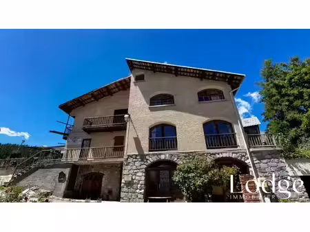 vallouise - hameau de puy aillaud - vaste batisse de caractere -