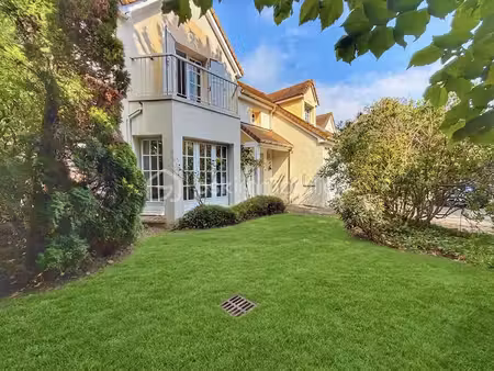 maison contemporaine de 136 m² à saint-germain-en-laye
