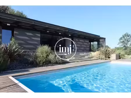 maison d'architecte avec 2.3 hectares