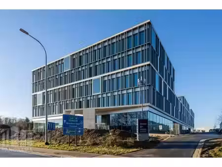 437 m² de bureaux nouvellement construits à 250 m ( !!) d...