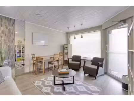 propriété commerciale avec maison spacieuse à vendre à ekere