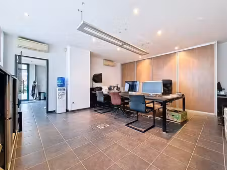 commerce/bureau avec place de parking intérieur