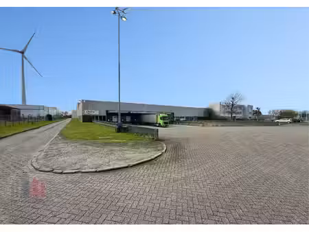 15 370 m² d'entrepôt logistique à louer près de l'autorou...