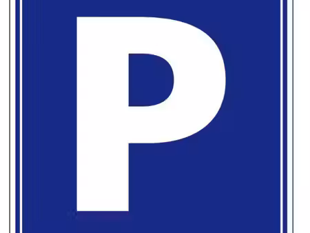 place de parking à côté de la gare st jean