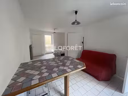 studio 1 pièce 31 m²