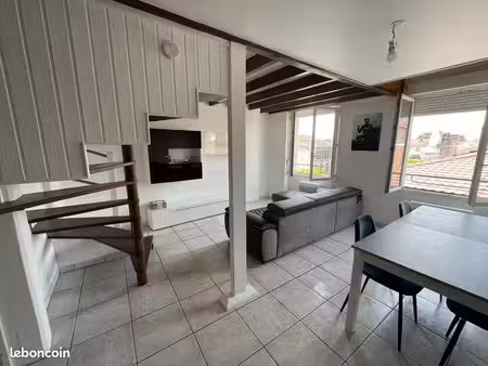 t3 en duplex / proche des commodités / quartier calme