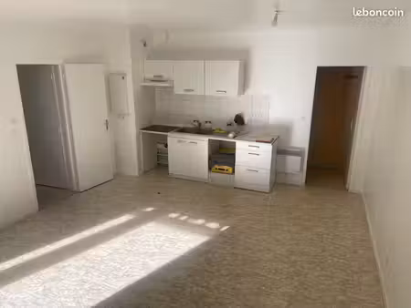 appartement à louer t2 au 2 étage