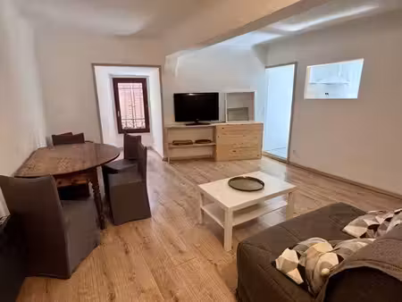 appartement 50m2 centre village saignon