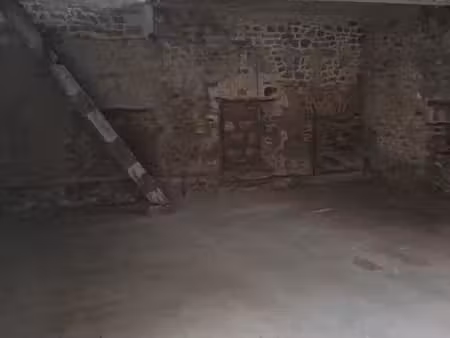 loue grand garage  hangar  local 120 m2