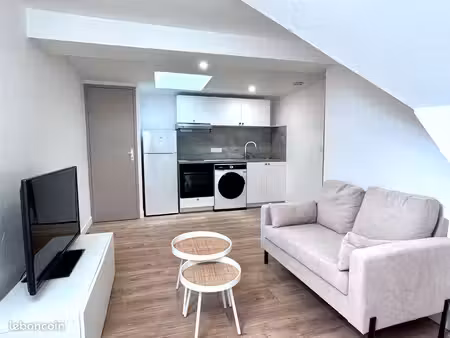 t2 meublé de 28 m² – centre-ville de château-gontier