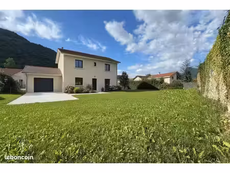 terrain 600m2 noyarey plat  calme  cloturé avec vue