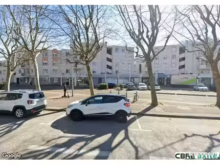 local commercial 131 m² fontaine