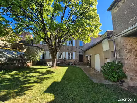 maison 12 pièces 338 m²