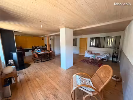 appartement de caractère- 110m2 - 2 chambres0