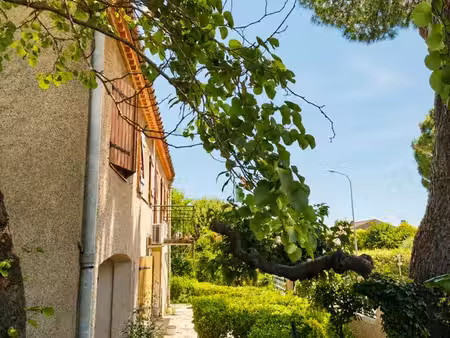grande maison familiale rénovée – 7 pièces – 138 m² habitables  près de 200 m² au total – 